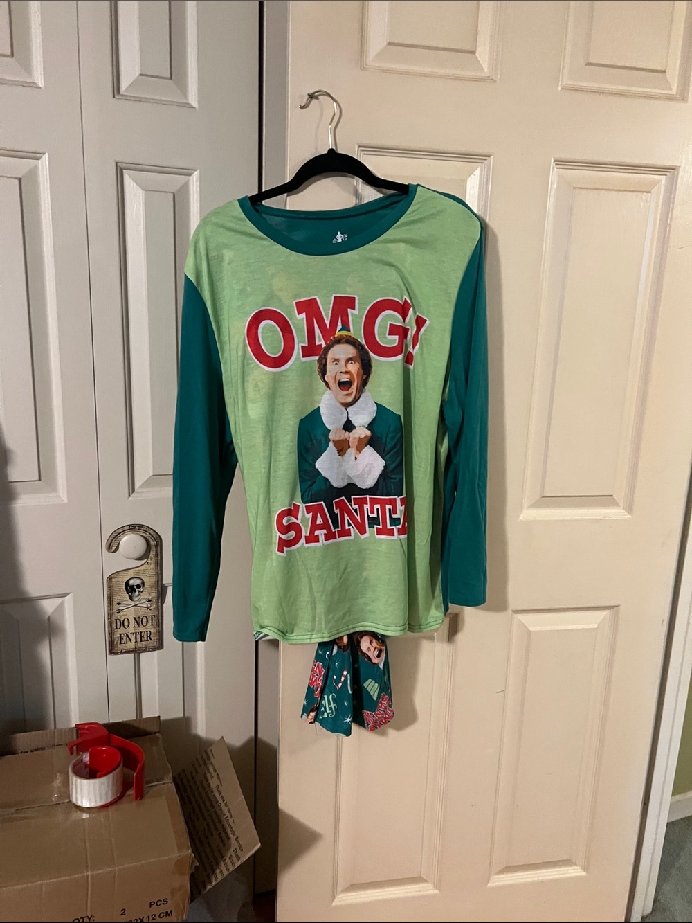 Women’s Green 'OMG! Santa' Long-Sleeve Pajama Top